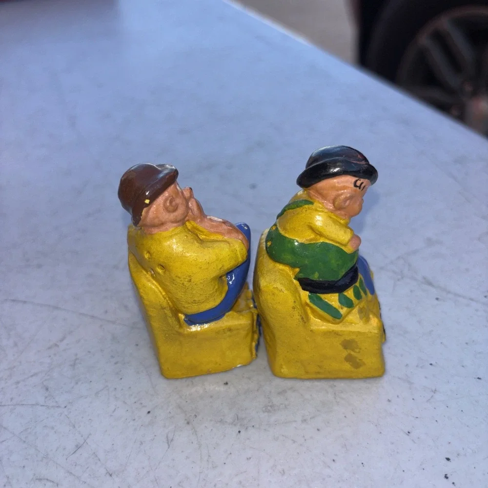 Vintage - MOON MULLINS & Kayo -ceramic Salt & Pepper shakers set